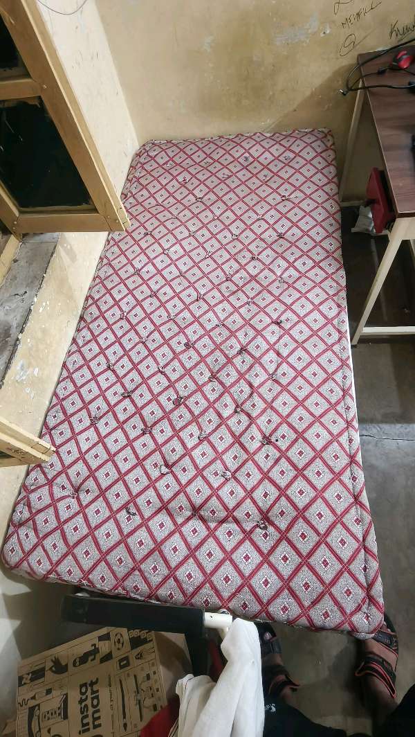 Marketplace Photo 3